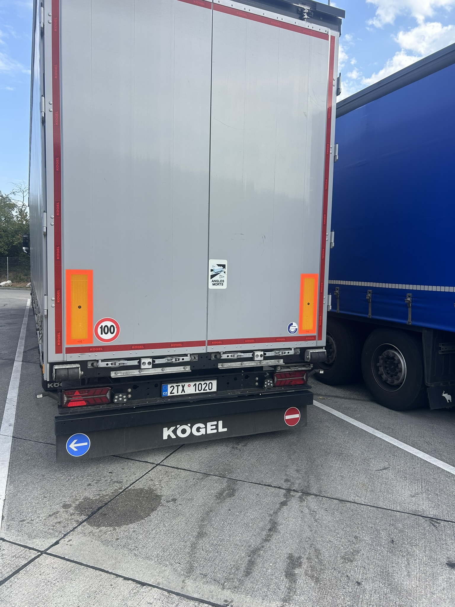 Fahrzeug